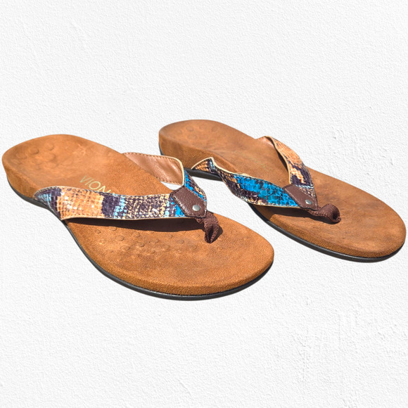 Vionic Snake Print Flip Flop Sandals Size 7 US Orthotic Arch Support Comfort - Picture 1 of 11